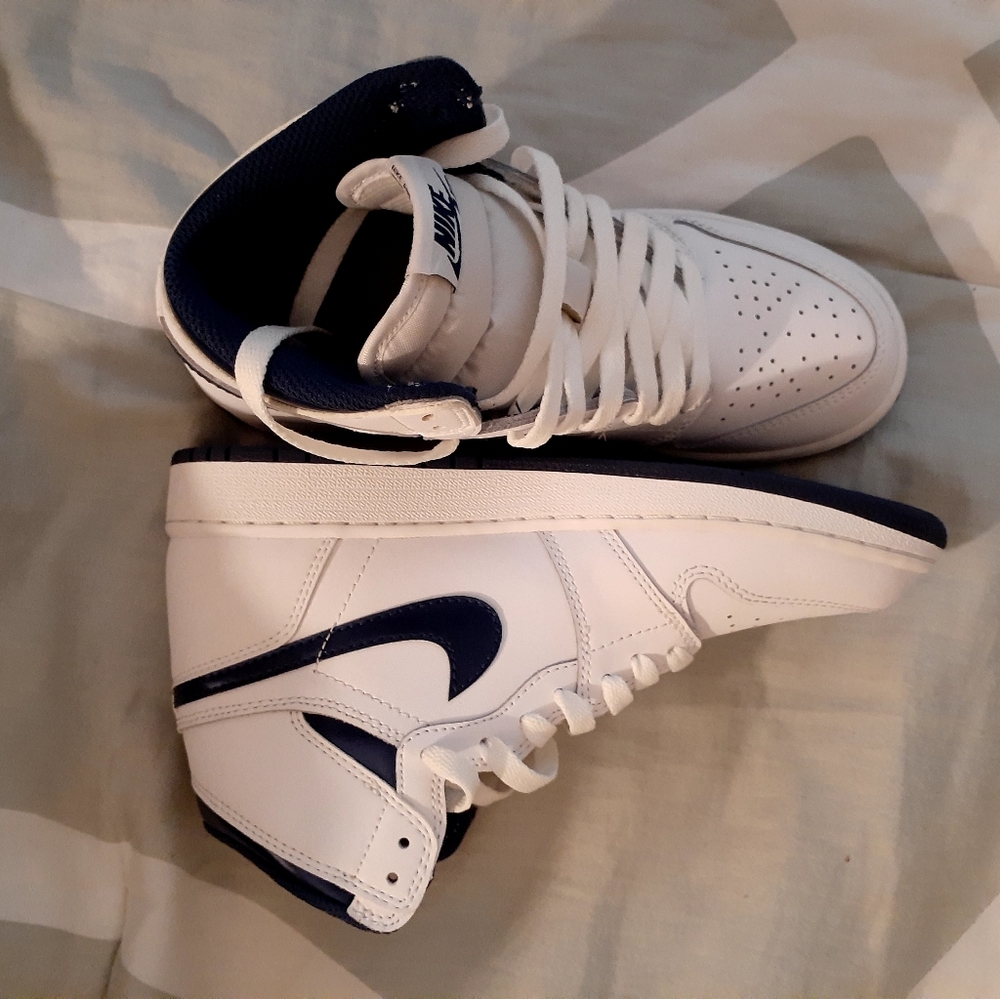 Nike Jordan Retro 1 Sneakers
